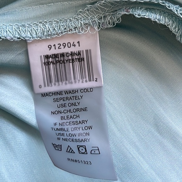 Vince Camuto Women’s Tie waist Iridescent Blouse size Small - Picture 8 of 8